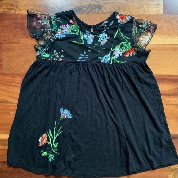 Hannah Tops - Hannah Embroidered Floral Top